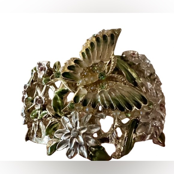 💗 Unique Candle Holder-Floral & Butterfly Design, Engraved “We Love You” 💗 - Picture 9 of 11